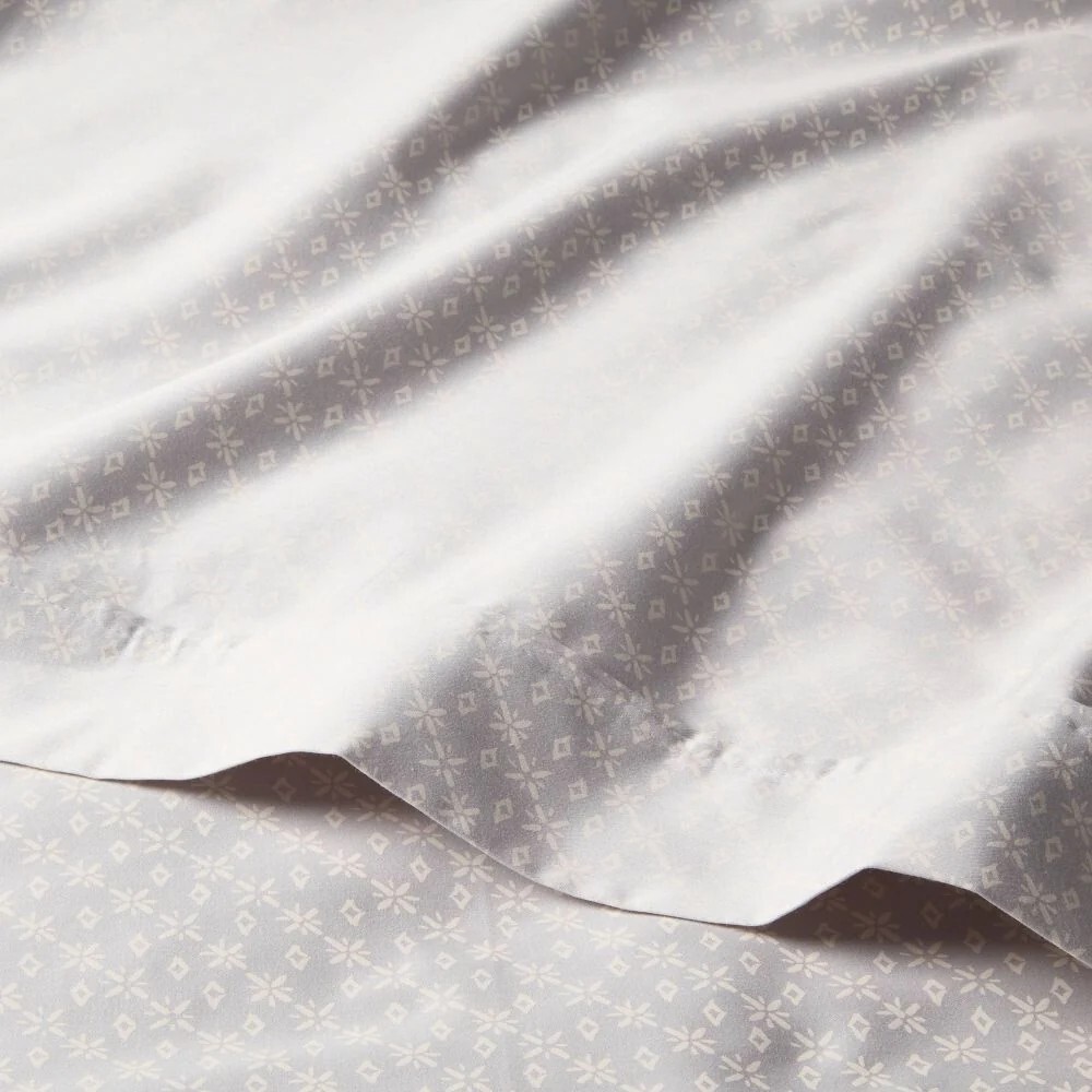 400 Thread Count Holiday Performance Sheet Set - Threshold - Picture 4 of 16